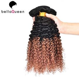 China Duas extensões do cabelo de Ombre Remy dos tons, cabelo humano encaracolado que tece para mulheres negras fornecedor